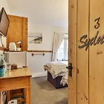 Дом отдыха Swallows Nest