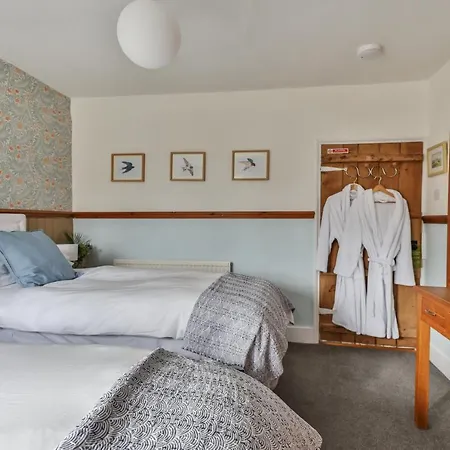 Swallows Nest * 克拉珀姆