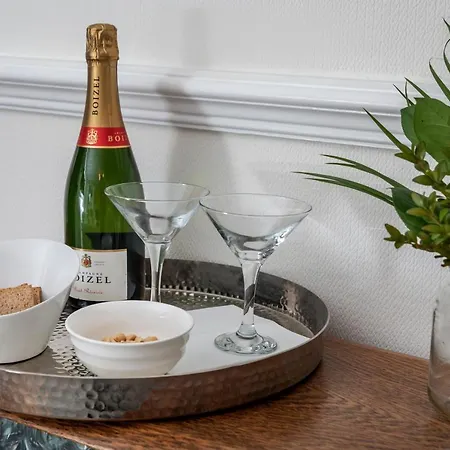 Swallows Nest * 克拉珀姆