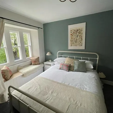 Swallows Nest Bed & Breakfast